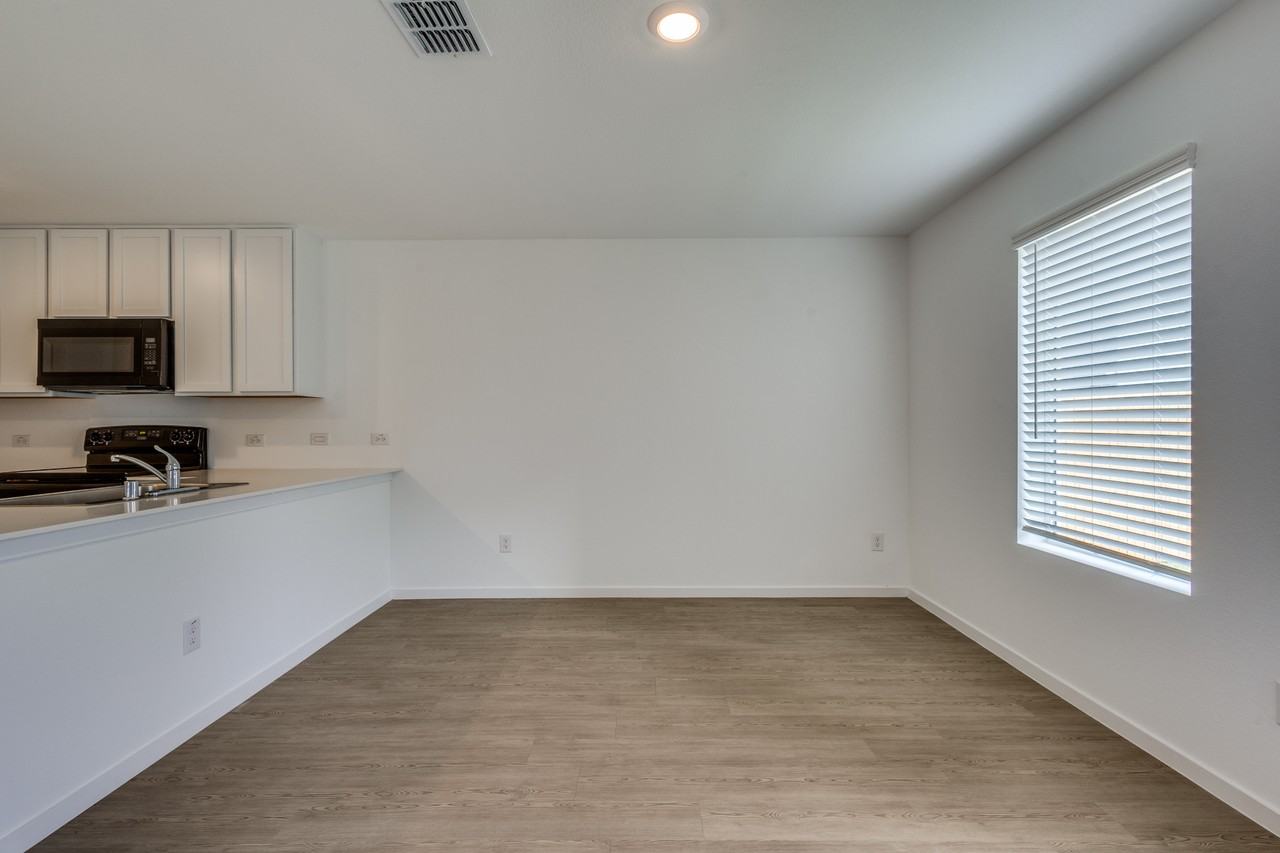 926 Sandhill Crane Ln #1 - Photo 4 of 12