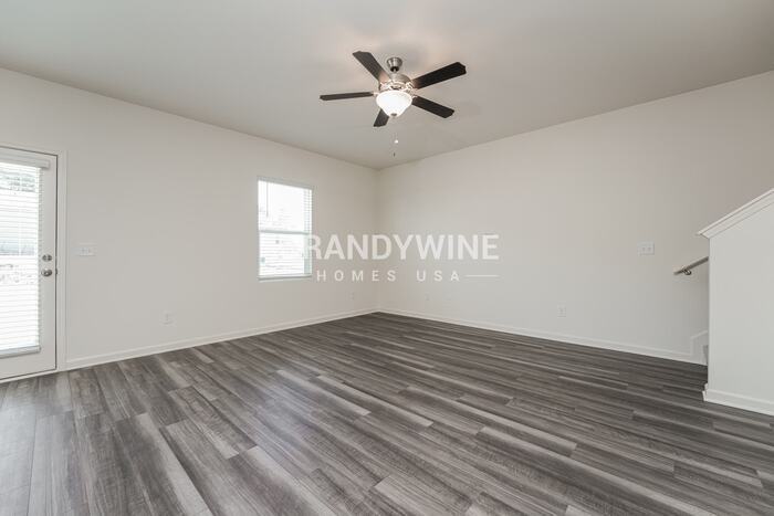 33 Rowlett Pl - Photo 4 of 32