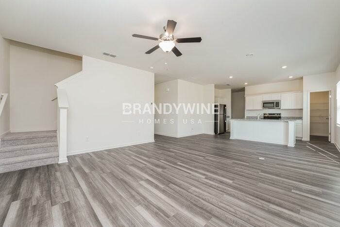 33 Rowlett Pl - Photo 6 of 32