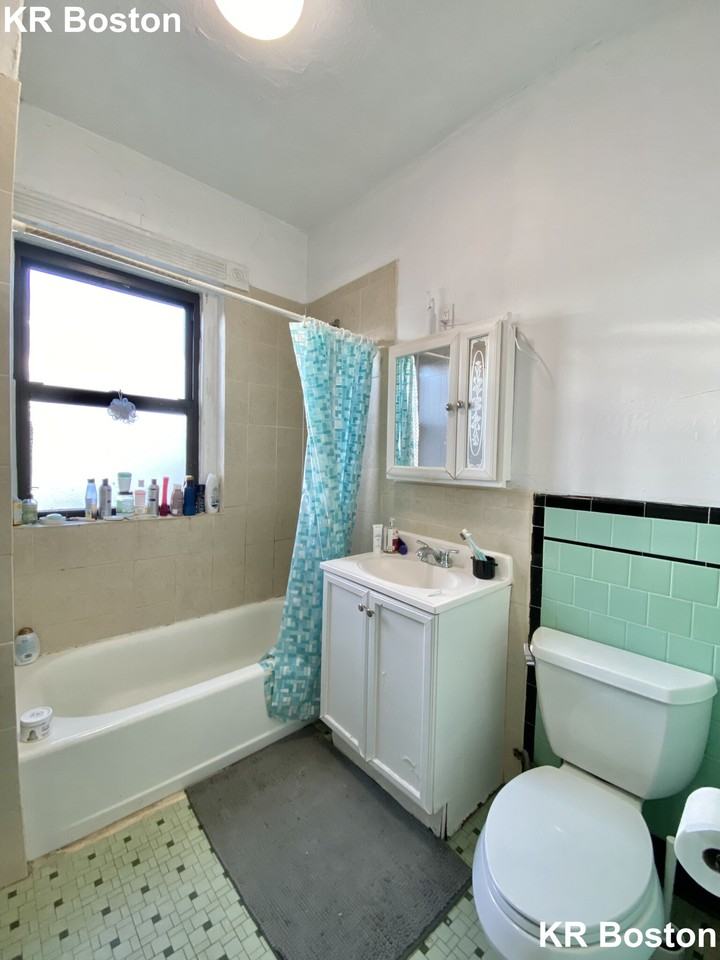 Harvard Ave #6 - Photo 4 of 50