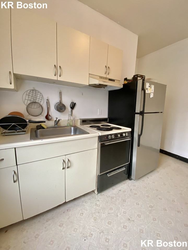 Harvard Ave #4 - Photo 6 of 41