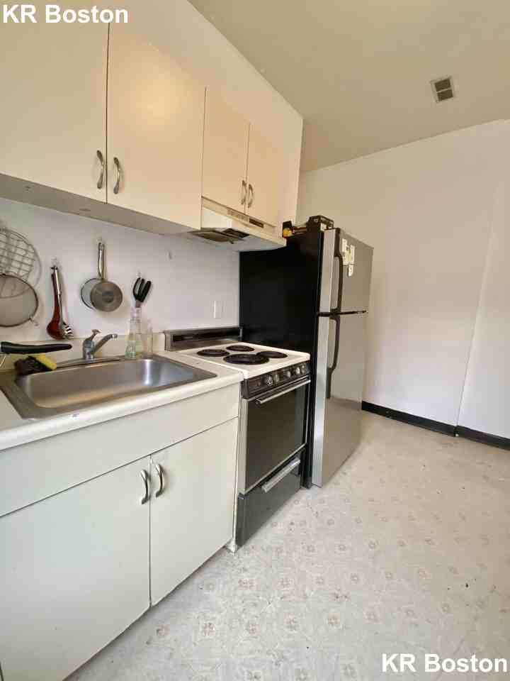 Harvard Ave #4 - Photo 7 of 41