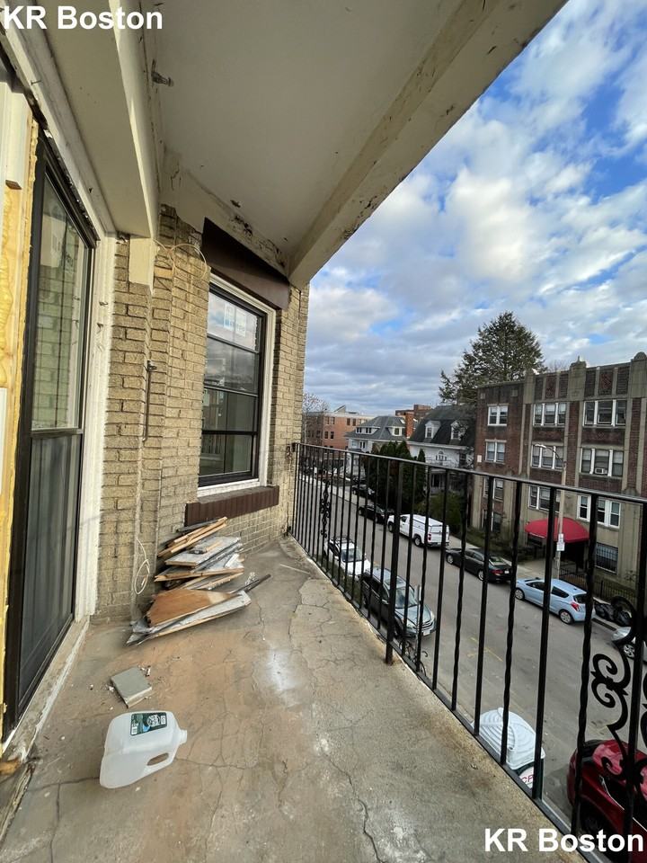 Englewood Ave #3 - Photo 6 of 25