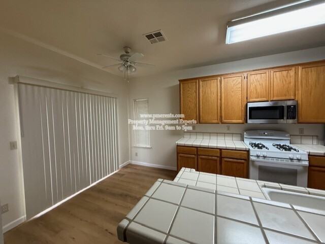 9521 Twin Brooks Ln - Photo 3 of 17