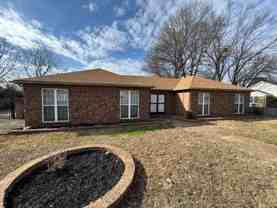 3411 Emerald St - Photo 1 of 1