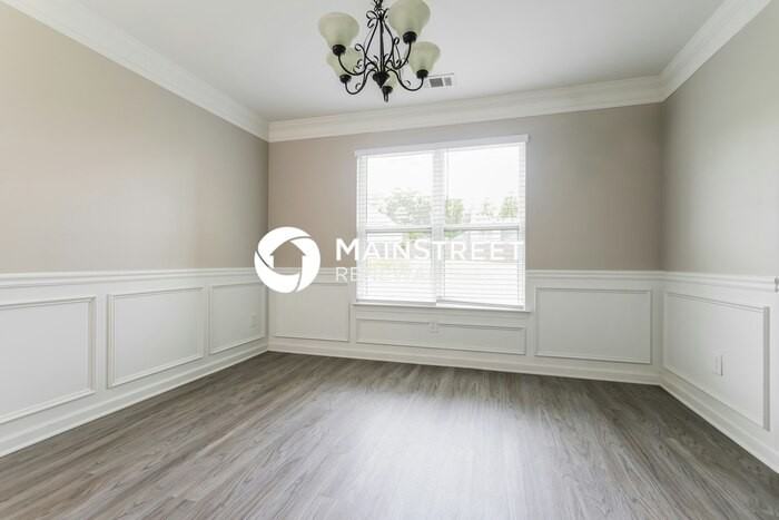 5035 Michael Jay St - Photo 4 of 17