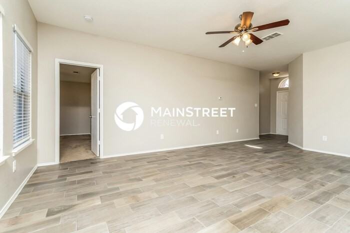 717 Somerset Dr - Photo 4 of 16