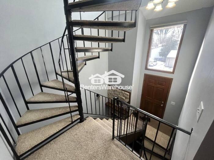 5539 E Bavarian Pass - Photo 2 of 16