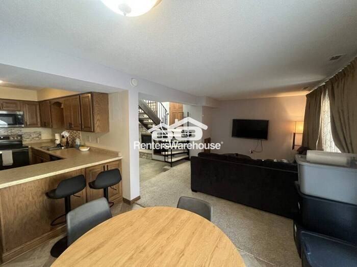 5539 E Bavarian Pass - Photo 3 of 16