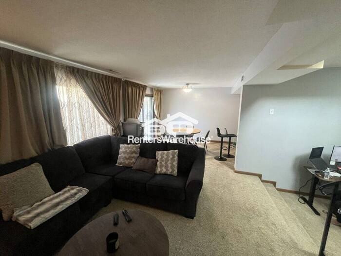 5539 E Bavarian Pass - Photo 4 of 16