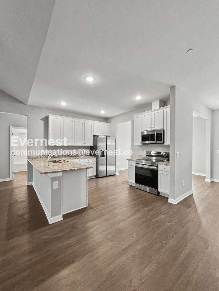 1033 Echo Ridge Rd - Photo 3 of 28