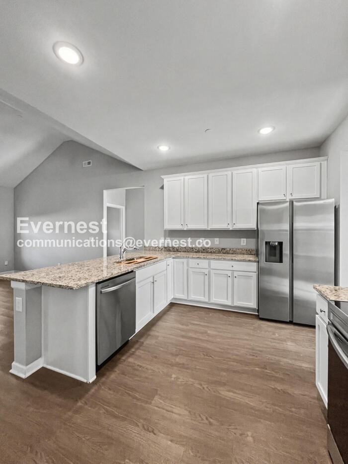 1033 Echo Ridge Rd - Photo 4 of 28