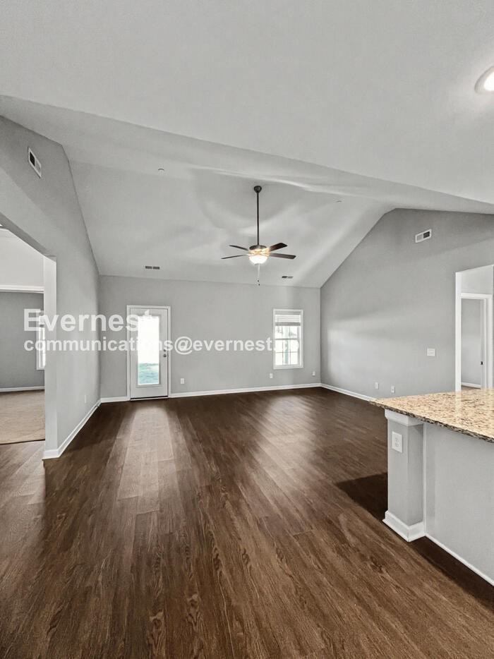 1033 Echo Ridge Rd - Photo 6 of 28