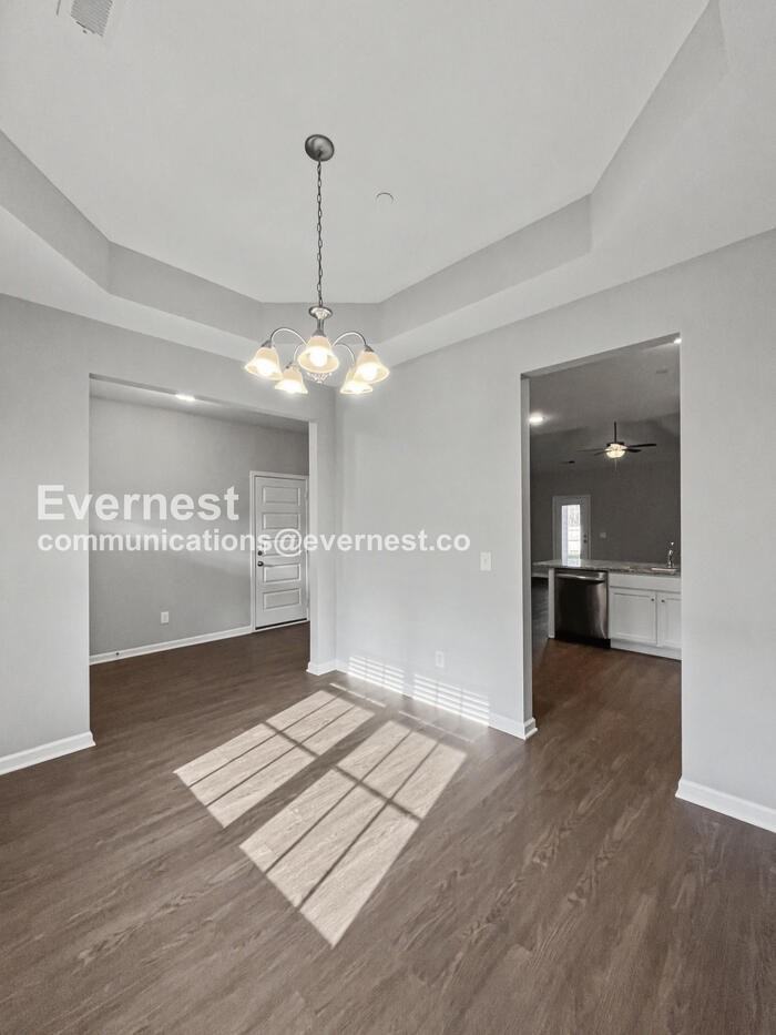 1033 Echo Ridge Rd - Photo 7 of 28