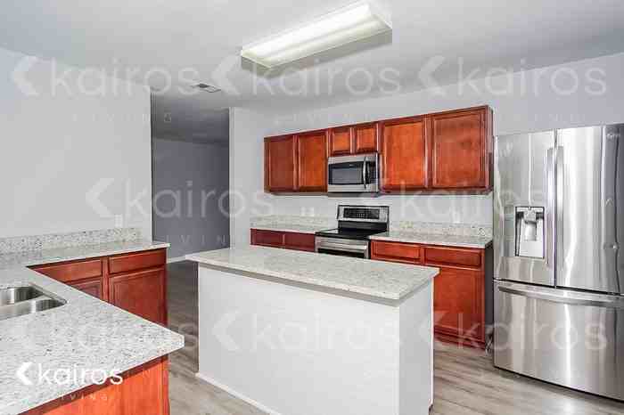 3703 Avalon Lake Dr - Photo 7 of 18