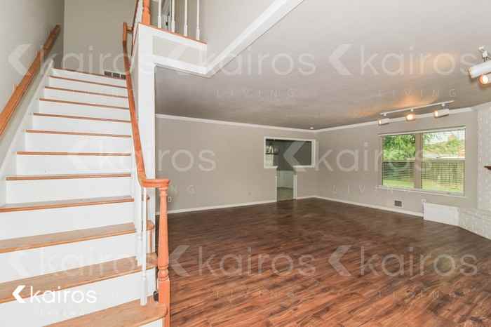 5500 Winslow St - Photo 5 of 18