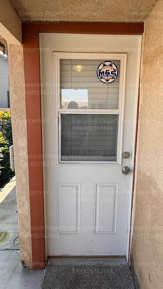 708 21st St #HALF - Photo 3 of 10