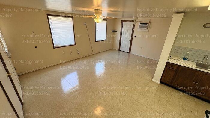 708 21st St #HALF - Photo 7 of 10