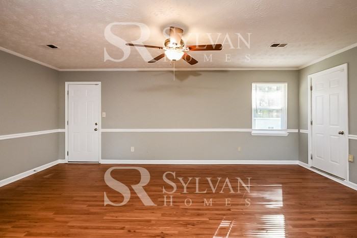 6142 Katherine Rd - Photo 3 of 16