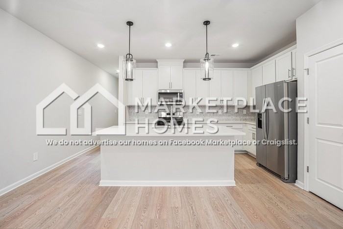 2115 Avalon Rdg - Photo 7 of 35