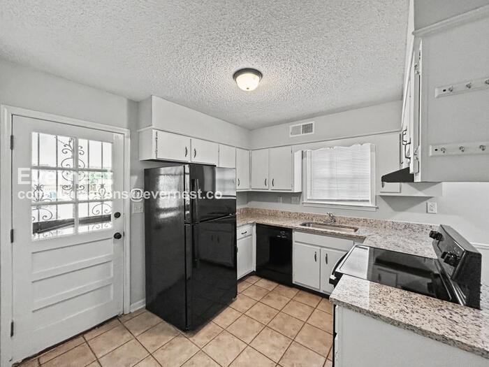 760 Hackberry Dr - Photo 2 of 14