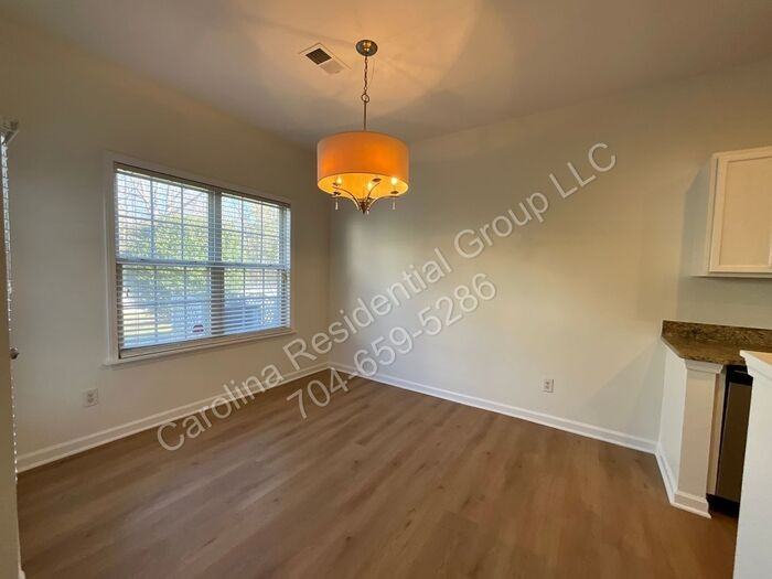 7809 Lennoxshire Ln - Photo 5 of 16