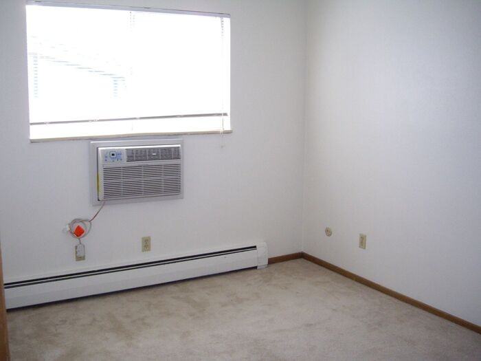 1708 E 16th St - Photo 3 of 11