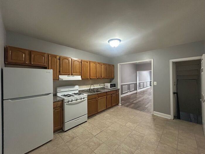 1899 Rutland Ave - Photo 3 of 8