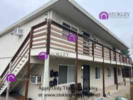 featured image of 2405 Applegarth Ln #4