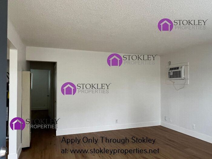 2405 Applegarth Ln #4 - Photo 2 of 24