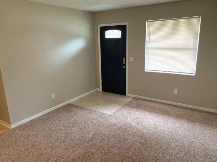 7112 Luke St - Photo 3 of 12