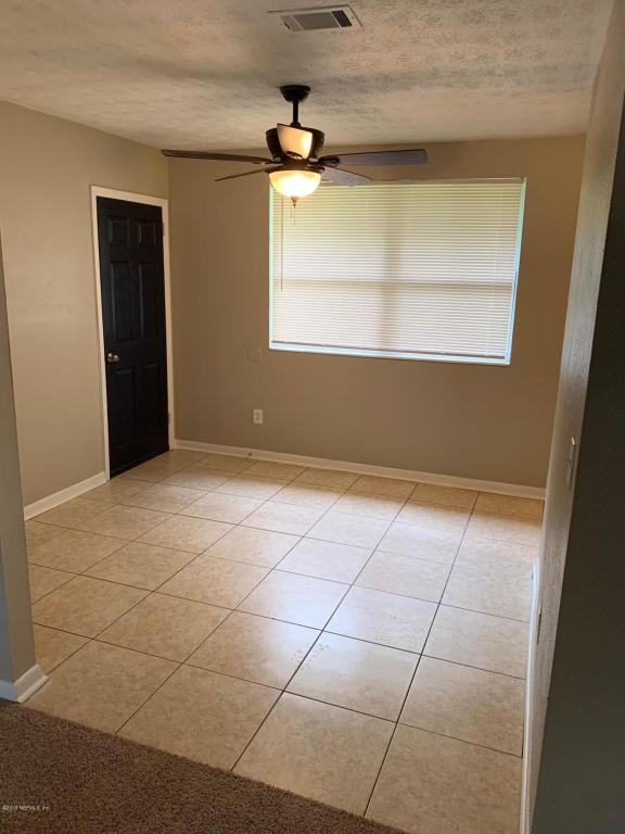 7112 Luke St - Photo 4 of 12