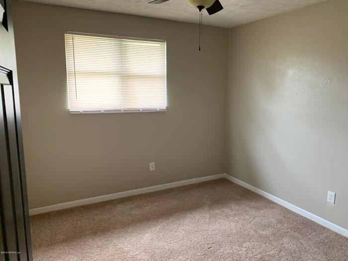 7112 Luke St - Photo 7 of 12