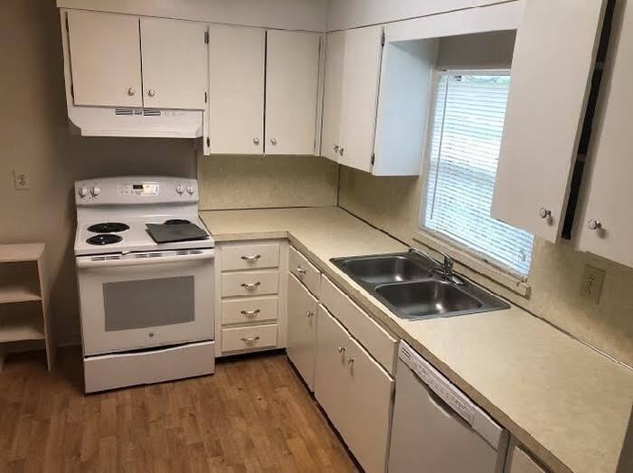 1324 Hamilton St - Photo 4 of 9