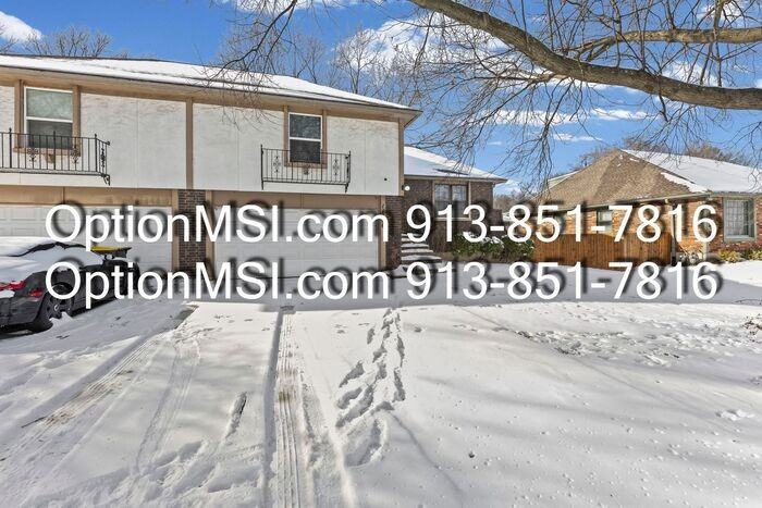 11400 Oak St - Photo 2 of 48