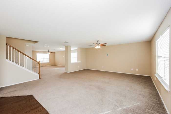 200 Cheyenne Dr - Photo 4 of 16