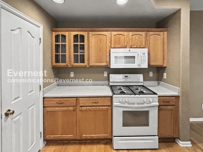 10158 Autumn Blaze Trl - Photo 3 of 31