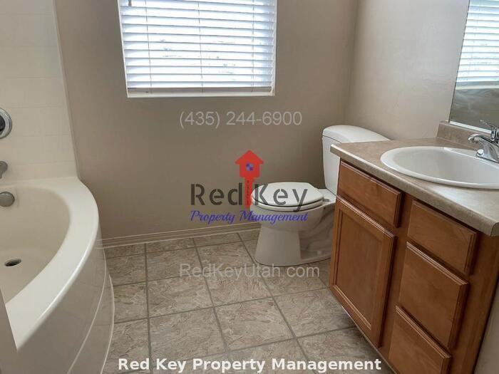 1789 N 80 E - Photo 7 of 19