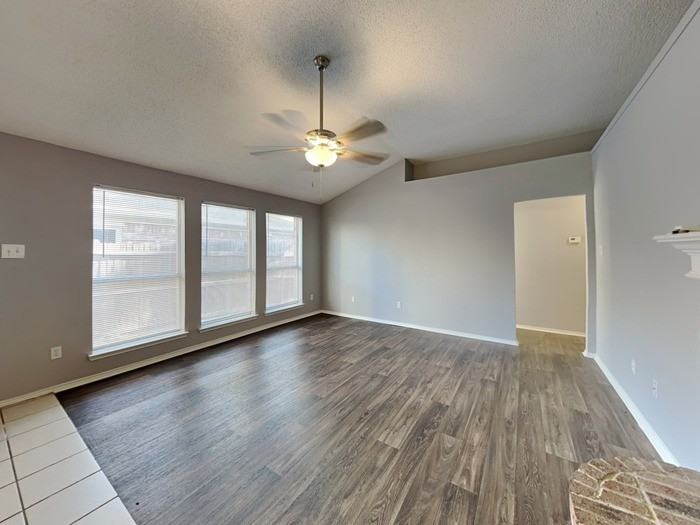 5717 Heatherglen Ter - Photo 5 of 19