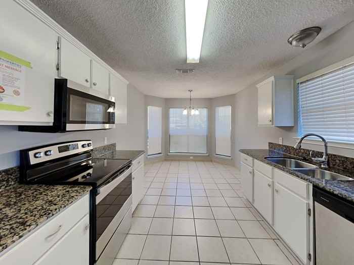 5717 Heatherglen Ter - Photo 6 of 19