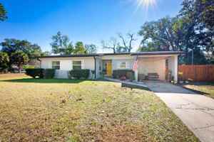 featured image of 2254 Clemson Rd #1