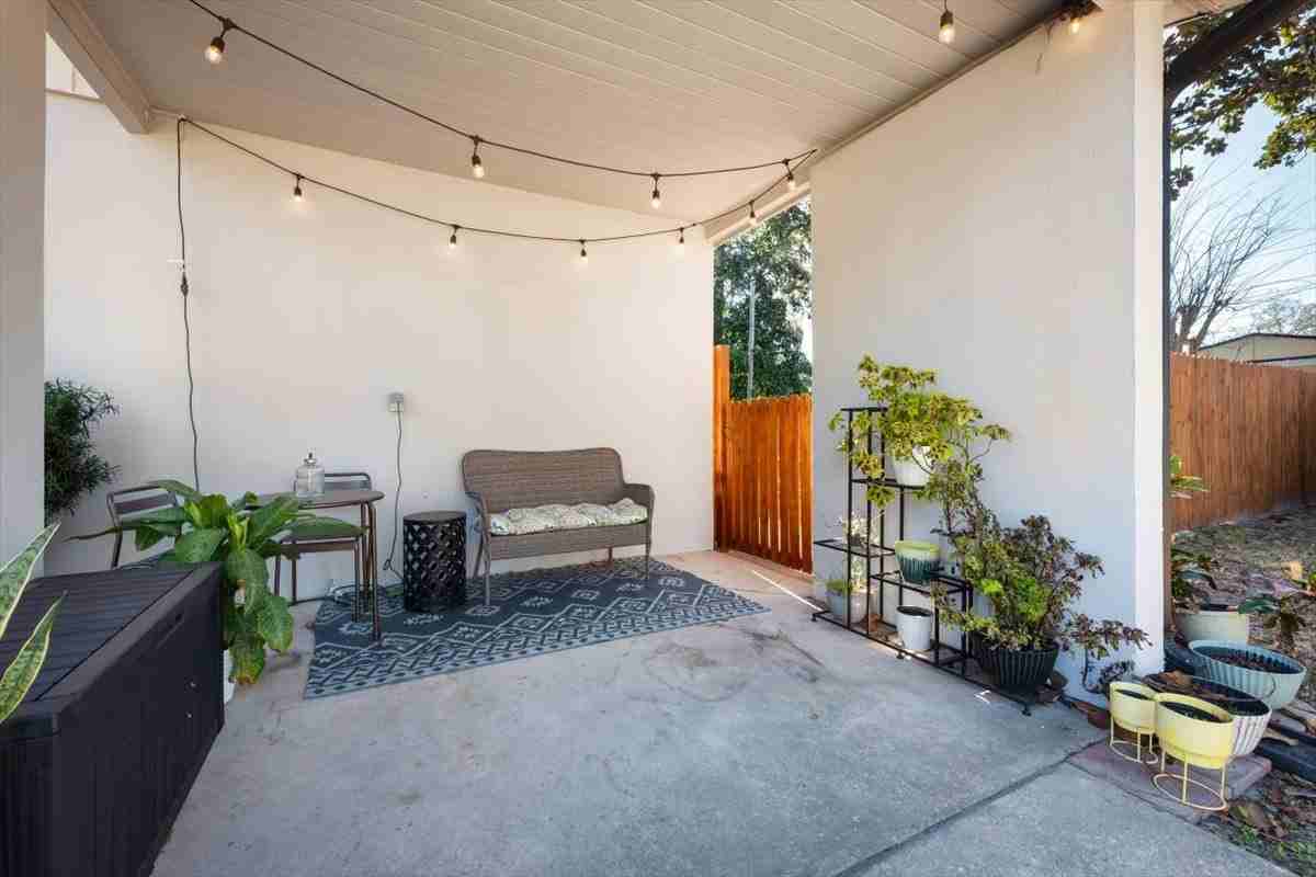 2254 Clemson Rd #1 - Photo 5 of 33