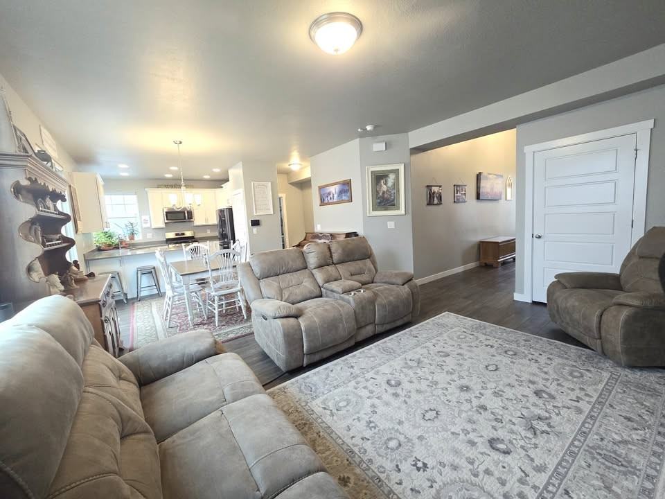 1260 E Packard Dr #1 - Photo 6 of 31