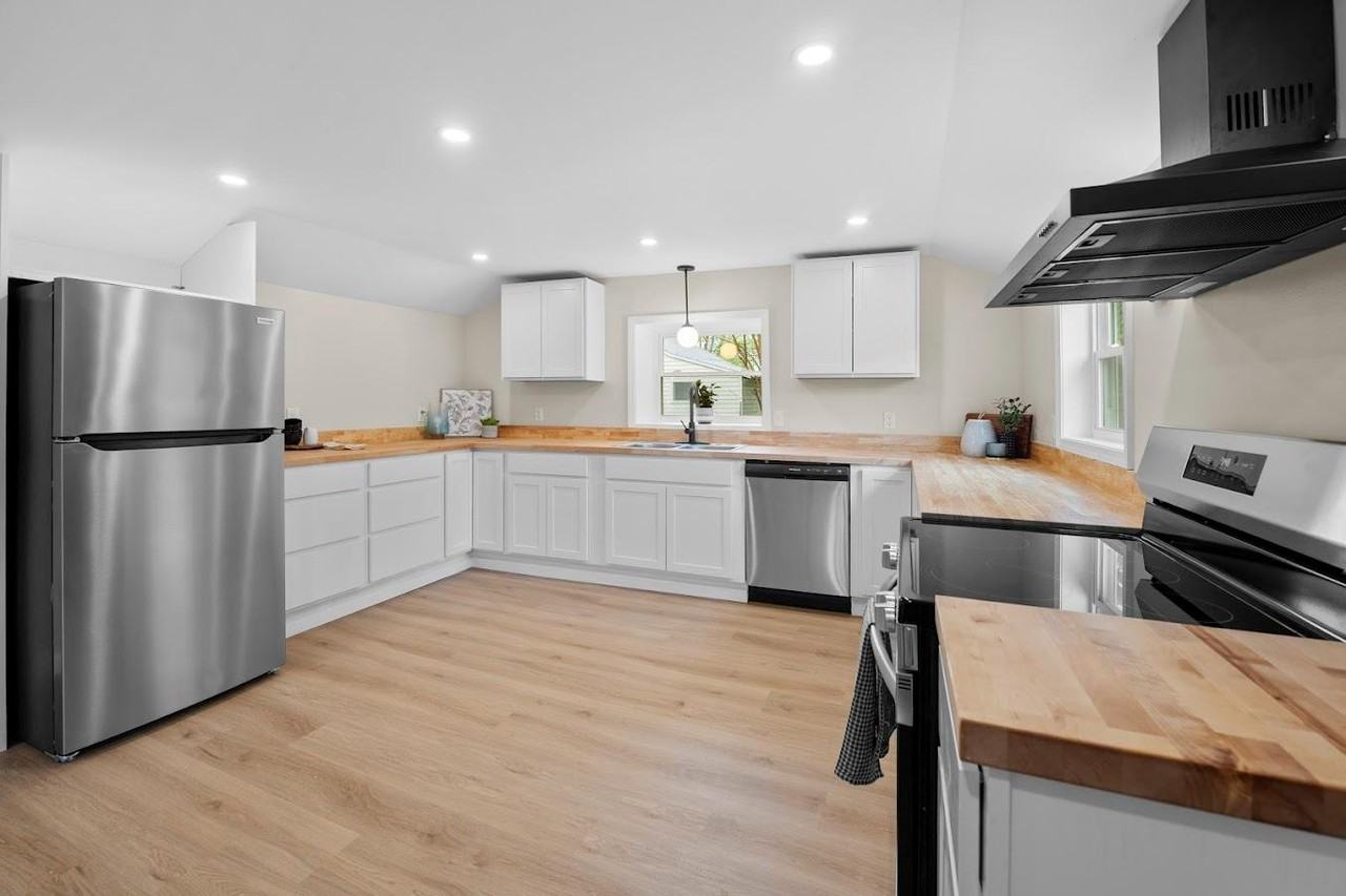 6429 Wembridge Dr - Photo 3 of 13