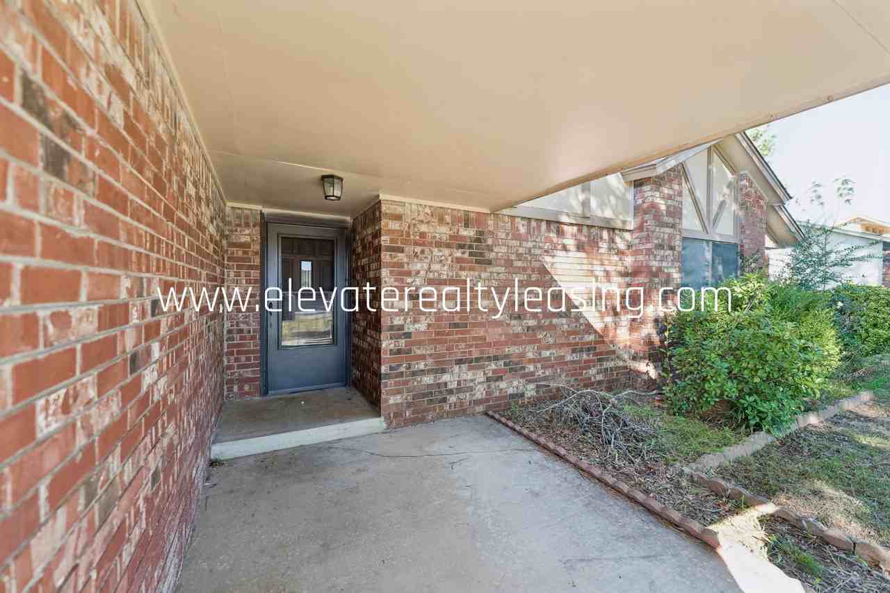 11168 S Douglas Ave - Photo 5 of 16