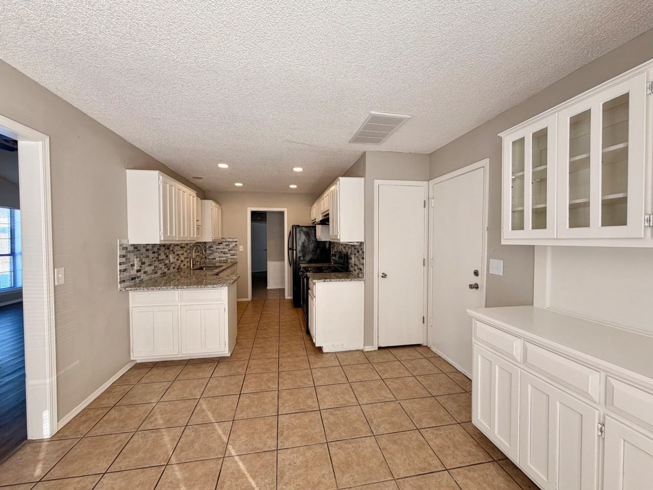 11168 S Douglas Ave - Photo 6 of 16