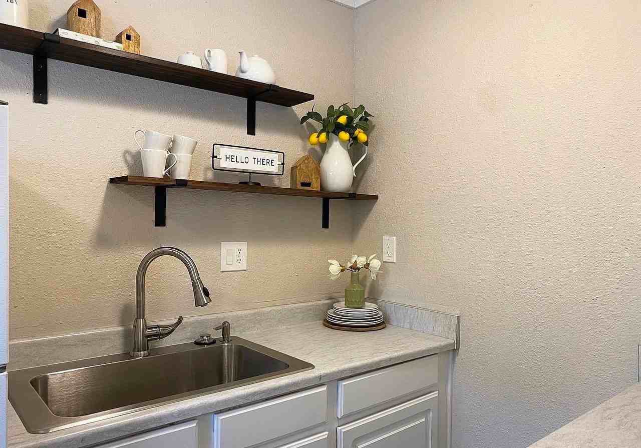 Gladstone Pointe Apartments - Photo 6 of 10