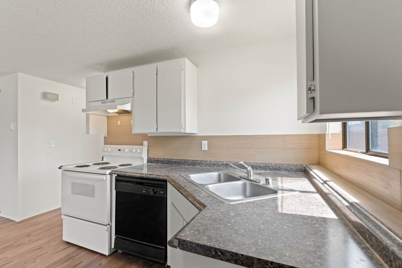 2902 N Stone St #1 - Photo 4 of 7