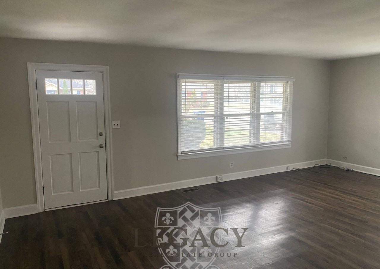 210 W Lokey Ave #1 - Photo 2 of 23