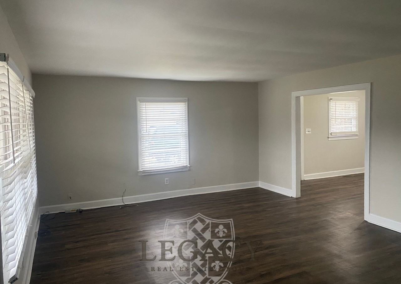 210 W Lokey Ave #1 - Photo 3 of 23